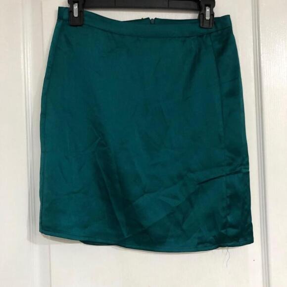 Sincerely Jules Womens Mini Skirt Silk Back Zip with Liner Green Size Medium NWT - Picture 1 of 9